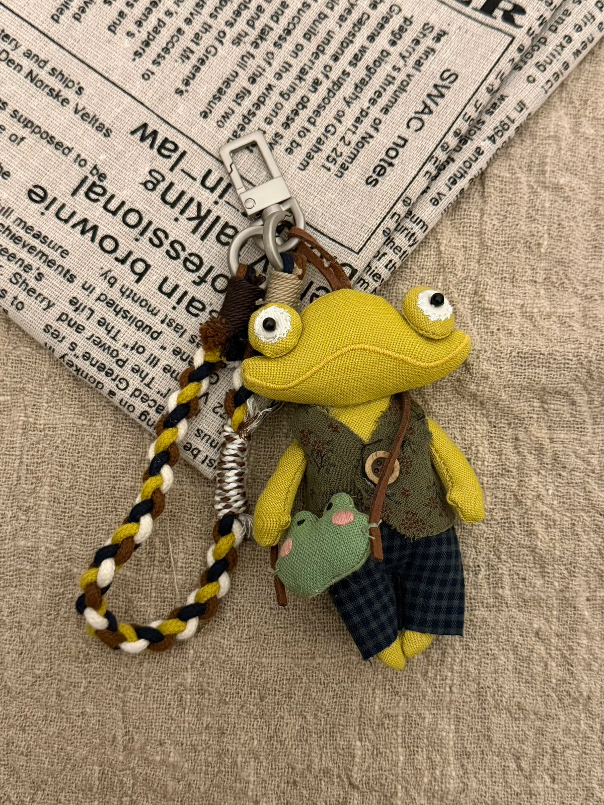 Handmade big-mouth frog phone wristlet